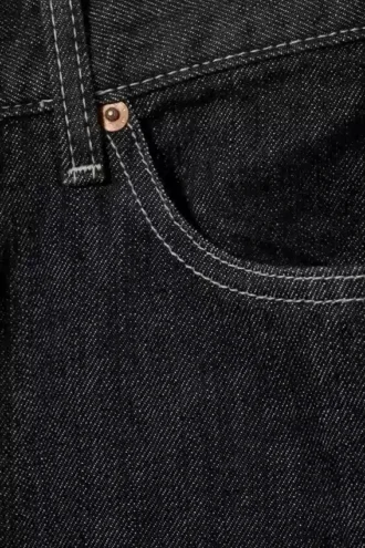 Vaqueros Twist Relaxed Frayed – Lavado negro