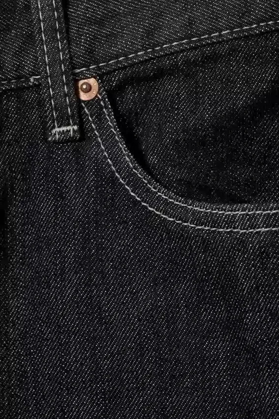Vaqueros Twist Relaxed Frayed – Lavado negro Vaqueros Twist Relaxed Frayed – Lavado negro