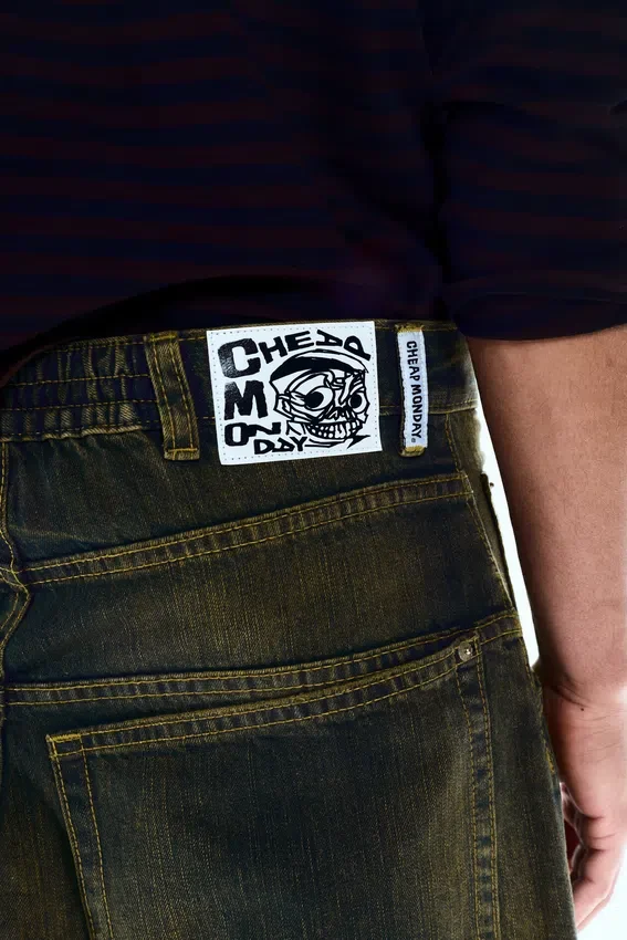 Vaqueros unisex de talle bajo y corte holgado tipo Barrel – Washed Sulfur – Caqui oscuro | Cheap Monday Gb Vaqueros unisex de talle bajo y corte holgado tipo Barrel – Washed Sulfur – Caqui oscuro | Cheap Monday Gb
