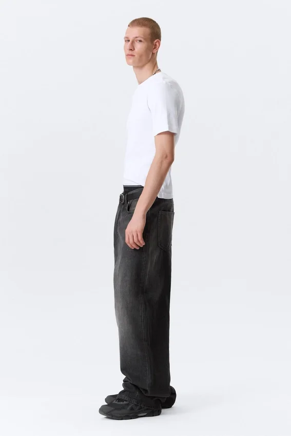 Vaqueros unisex holgados de talle medio Astro Loose Baggy – Chelsea Black – Negro Vaqueros unisex holgados de talle medio Astro Loose Baggy – Chelsea Black – Negro