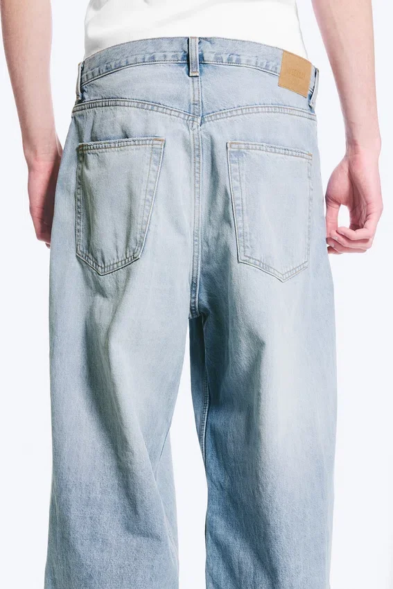 Vaqueros unisex holgados y anchos de talle medio Astro Loose Baggy – Azul Kimberley – Azul claro Vaqueros unisex holgados y anchos de talle medio Astro Loose Baggy – Azul Kimberley – Azul claro