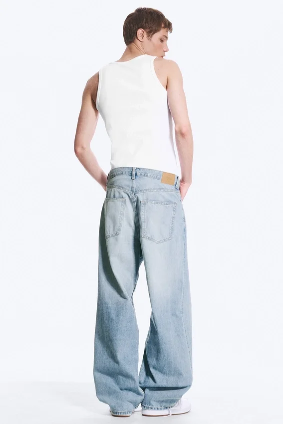 Vaqueros unisex holgados y anchos de talle medio Astro Loose Baggy – Azul Kimberley – Azul claro Vaqueros unisex holgados y anchos de talle medio Astro Loose Baggy – Azul Kimberley – Azul claro