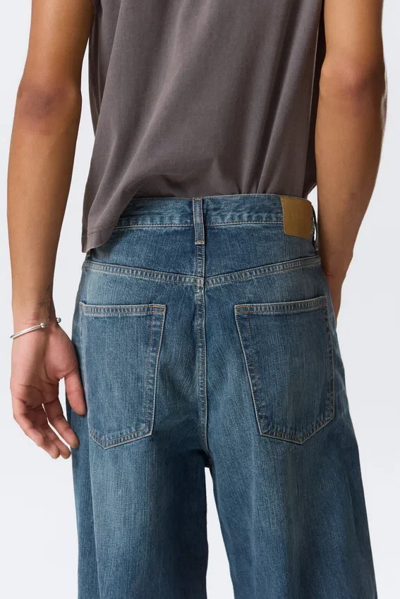 Vaqueros unisex Loose Baggy de talle medio Astro – Blue Hymn – Azul medio Vaqueros unisex Loose Baggy de talle medio Astro – Blue Hymn – Azul medio