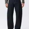 Vaqueros unisex Nebula de talle medio y corte holgado tipo Barrel – Blue Rinse – Azul oscuro Vaqueros unisex Nebula de talle medio y corte holgado tipo Barrel – Blue Rinse – Azul oscuro