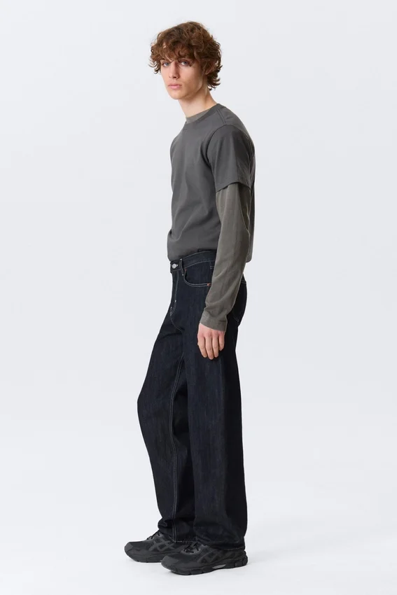 Vaqueros unisex Nebula de talle medio y corte holgado tipo Barrel – Blue Rinse – Azul oscuro Vaqueros unisex Nebula de talle medio y corte holgado tipo Barrel – Blue Rinse – Azul oscuro