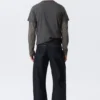 Vaqueros unisex Nebula de talle medio y corte holgado tipo Barrel – Blue Rinse – Azul oscuro Vaqueros unisex Nebula de talle medio y corte holgado tipo Barrel – Blue Rinse – Azul oscuro