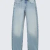 Vaqueros unisex Nebula de talle medio y corte holgado tipo Barrel – Kimberley Blue – Azul claro Vaqueros unisex Nebula de talle medio y corte holgado tipo Barrel – Kimberley Blue – Azul claro