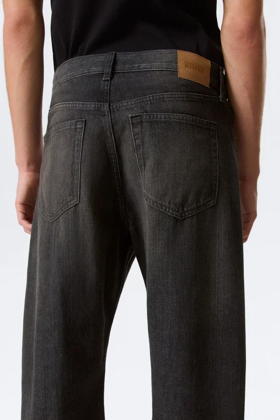 Vaqueros unisex Nebula de talle medio y corte holgado tipo Barrel – Negro Chelsea – Negro Vaqueros unisex Nebula de talle medio y corte holgado tipo Barrel – Negro Chelsea – Negro