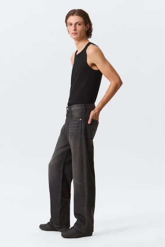 Vaqueros unisex Nebula de talle medio y corte holgado tipo Barrel – Negro Chelsea – Negro Vaqueros unisex Nebula de talle medio y corte holgado tipo Barrel – Negro Chelsea – Negro