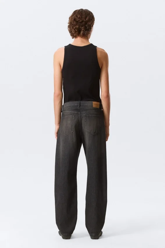 Vaqueros unisex Nebula de talle medio y corte holgado tipo Barrel – Negro Chelsea – Negro Vaqueros unisex Nebula de talle medio y corte holgado tipo Barrel – Negro Chelsea – Negro