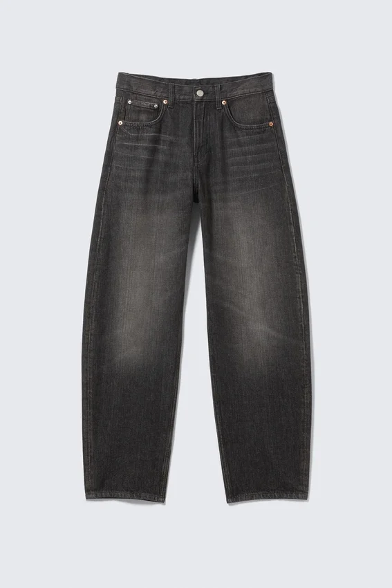 Vaqueros unisex Nebula de talle medio y corte holgado tipo Barrel – Negro Chelsea – Negro Vaqueros unisex Nebula de talle medio y corte holgado tipo Barrel – Negro Chelsea – Negro