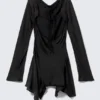 Vestido asimétrico de manga larga en satén – Negro Vestido asimétrico de manga larga en satén – Negro