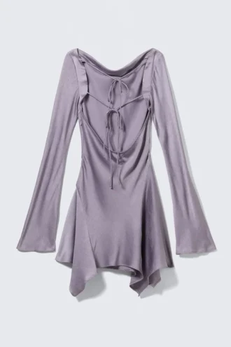 Vestido asimétrico de satén de manga larga – Lila