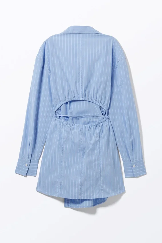 Vestido camisero cruzado de manga larga – Rayas finas azul claro Vestido camisero cruzado de manga larga – Rayas finas azul claro