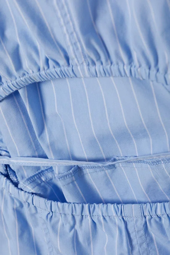 Vestido camisero cruzado de manga larga – Rayas finas azul claro Vestido camisero cruzado de manga larga – Rayas finas azul claro