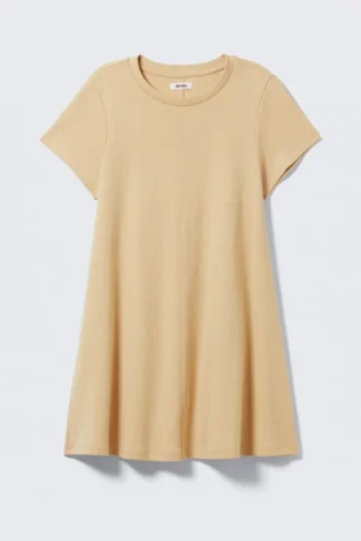 Vestido camiseta de manga corta con corte en A – Beige