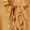 Vestido con cuello en V y volantes – Amarillo mostaza Vestido con cuello en V y volantes – Amarillo mostaza