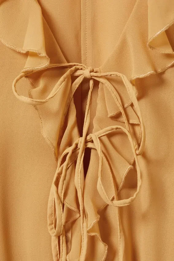 Vestido con cuello en V y volantes – Amarillo mostaza Vestido con cuello en V y volantes – Amarillo mostaza