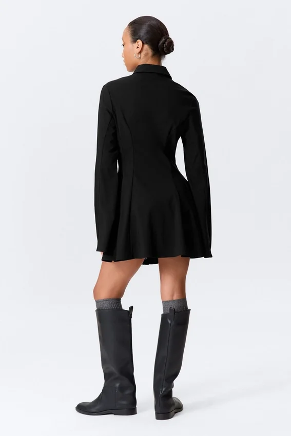 Vestido de camisa mini ajustado y acampanado – Negro Vestido de camisa mini ajustado y acampanado – Negro
