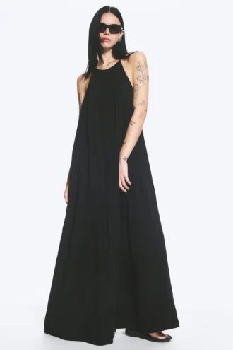 Vestido de corte A con cuello vuelto – Negro