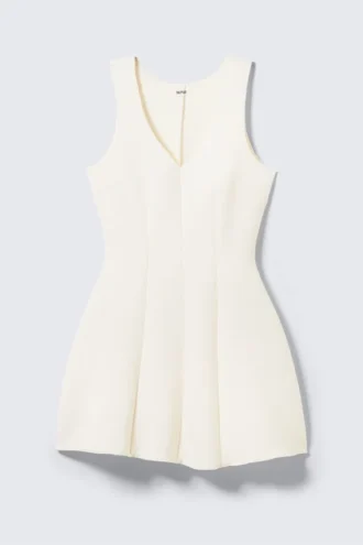 Vestido de neopreno con cuello en V y corte ajustado y acampanado – Blanco