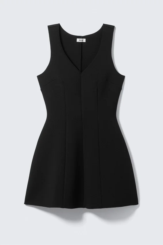 Vestido de neopreno con cuello en V y corte ajustado y acampanado – Negro Vestido de neopreno con cuello en V y corte ajustado y acampanado – Negro
