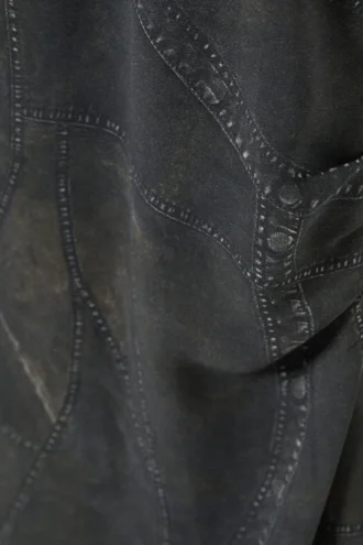 Vestido de satén con un solo hombro – Gris oscuro