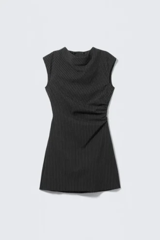Vestido de traje con espalda abierta – Rayas negras