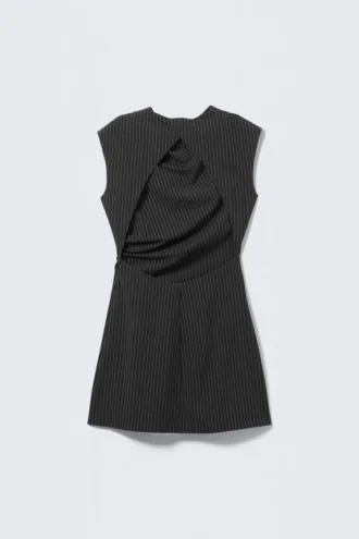 Vestido de traje con espalda abierta – Rayas negras