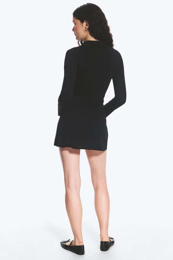 Vestido entallado con fruncidos y manga larga – Negro Vestido entallado con fruncidos y manga larga – Negro