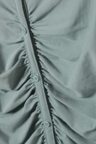 Vestido entallado de manga larga con fruncidos – Azul empolvado