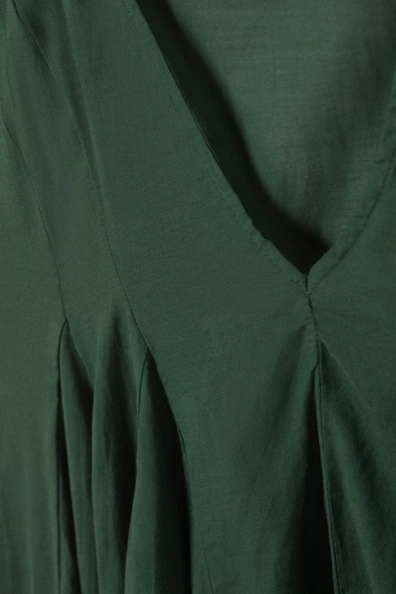 Vestido holgado con cuello en V – Verde oscuro Vestido holgado con cuello en V – Verde oscuro