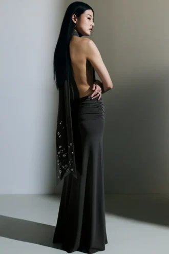 Vestido largo con cuello halter – Gris oscuro