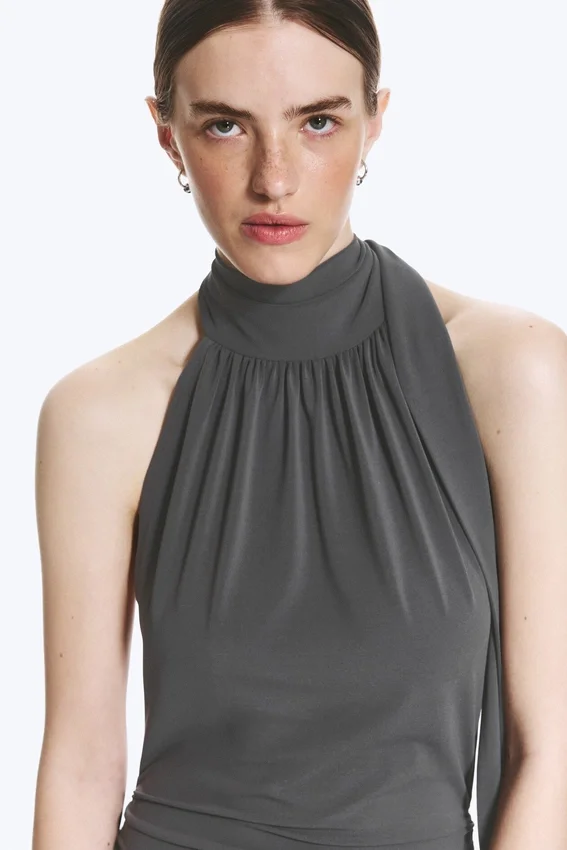 Vestido largo con cuello halter – Gris oscuro Vestido largo con cuello halter – Gris oscuro