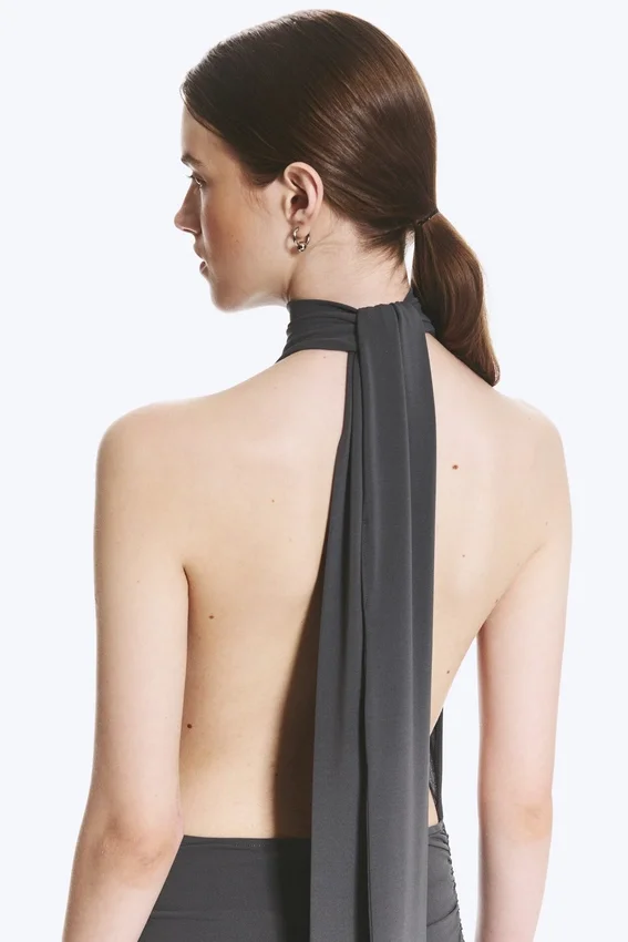 Vestido largo con cuello halter – Gris oscuro Vestido largo con cuello halter – Gris oscuro