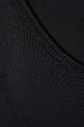 Vestido largo deportivo de corte ajustado y acampanado – Negro