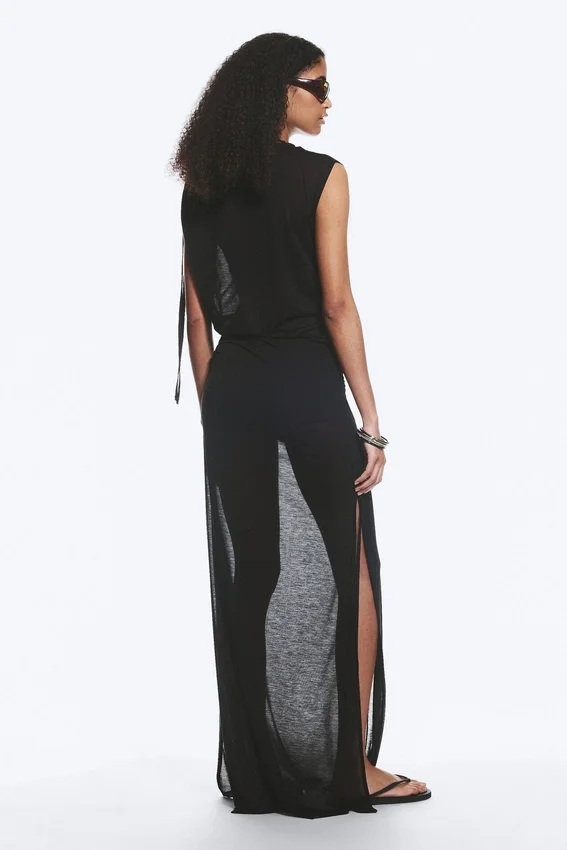 Vestido largo sin mangas con cuello barco – Negro Vestido largo sin mangas con cuello barco – Negro