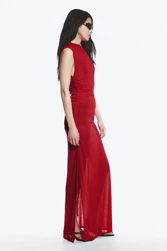Vestido largo sin mangas con cuello barco – Rojo brillante Vestido largo sin mangas con cuello barco – Rojo brillante