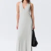 Vestido largo sin mangas con cuello halter – Beige claro Vestido largo sin mangas con cuello halter – Beige claro