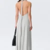 Vestido largo sin mangas con cuello halter – Beige claro Vestido largo sin mangas con cuello halter – Beige claro