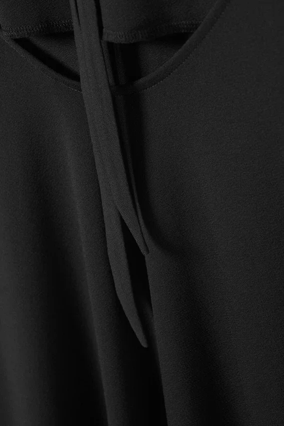 Vestido largo sin mangas con cuello halter – Negro Vestido largo sin mangas con cuello halter – Negro