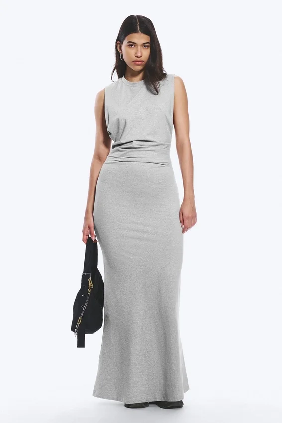 Vestido largo sin mangas con pliegues – Gris jaspeado Vestido largo sin mangas con pliegues – Gris jaspeado