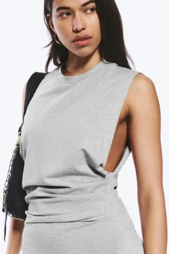 Vestido largo sin mangas con pliegues – Gris jaspeado
