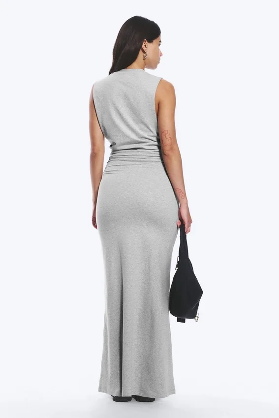 Vestido largo sin mangas con pliegues – Gris jaspeado Vestido largo sin mangas con pliegues – Gris jaspeado