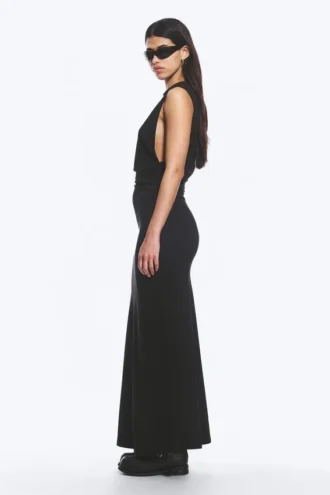 Vestido largo sin mangas con pliegues – Negro