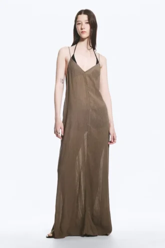 Vestido largo y fluido – Marrón