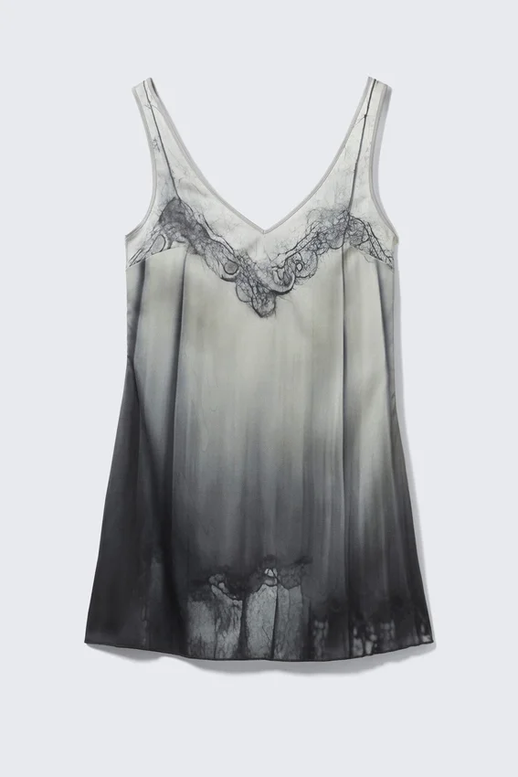 Vestido lencero de pantalones cortos estampado – Estampado de encaje Trompe-L’œIl Vestido lencero de pantalones cortos estampado – Estampado de encaje Trompe-L’œIl