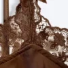 Vestido lencero de satén con ribete de encaje – Marrón oscuro Vestido lencero de satén con ribete de encaje – Marrón oscuro