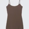 Vestido lencero mini con tirantes – Marrón oscuro Vestido lencero mini con tirantes – Marrón oscuro