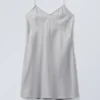 Vestido lencero mini Yui – Gris claro empolvado Vestido lencero mini Yui – Gris claro empolvado